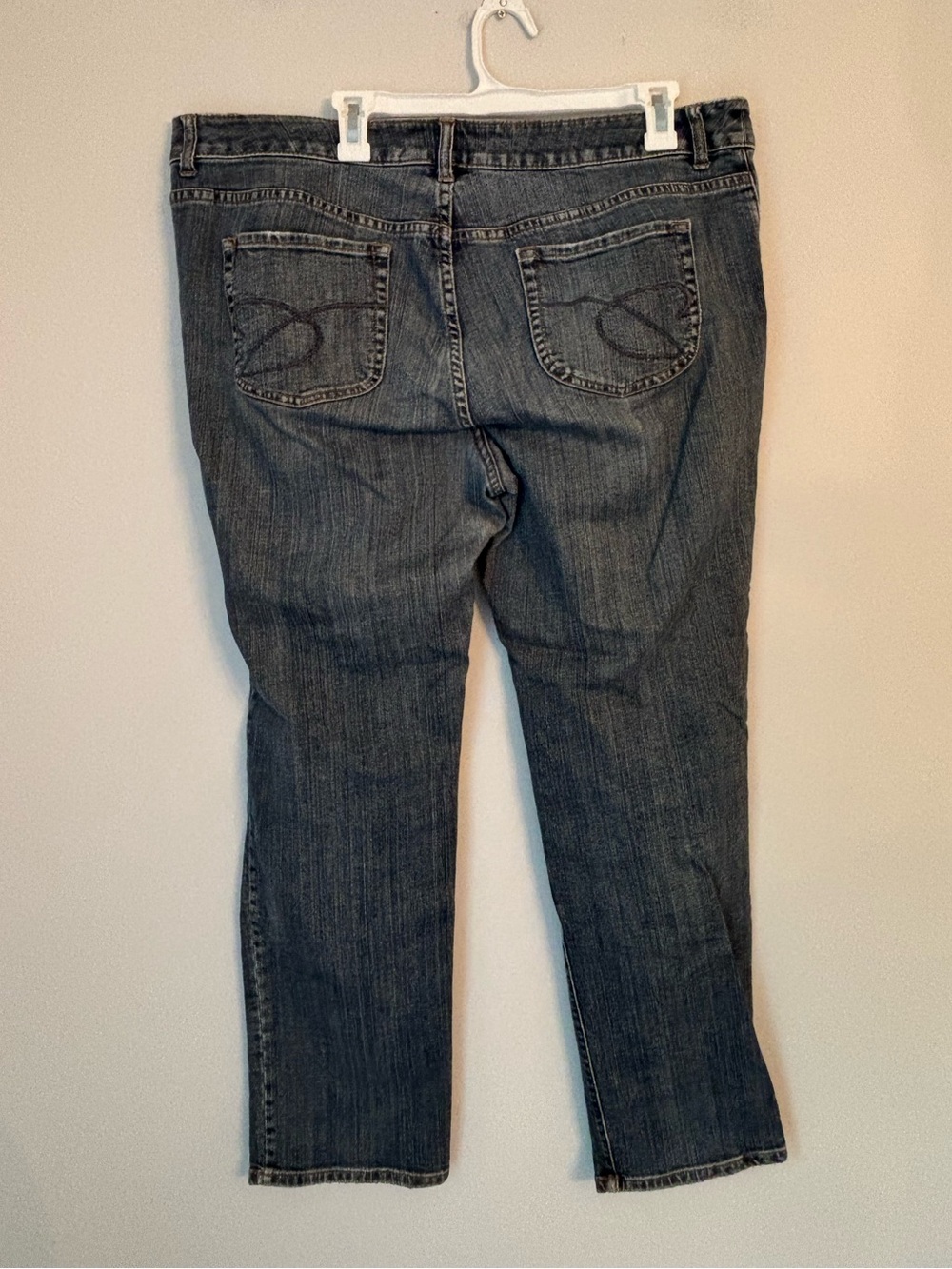 Chico's Platinum Medium/Dark Wash Classic Ultimate Fit Slim Cropped Jeans Sz 3 - Picture 2 of 8